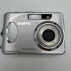 SANYO VPC-503 5.0 Megapixels Digital Camera 3x Zoom Untested With Box Manual